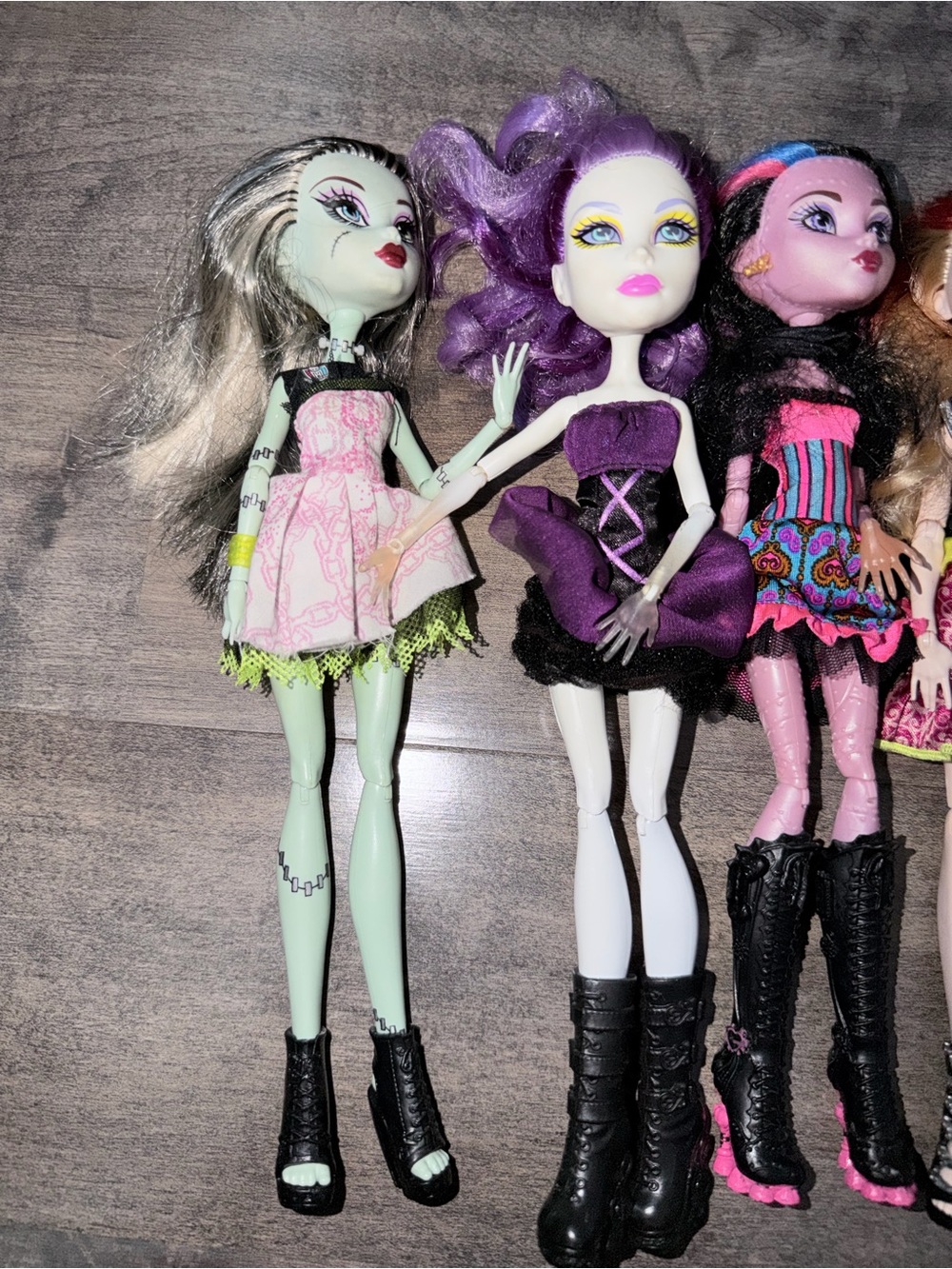 Monster High/ 4 Ever After High Girls Dolls - Assorted styles Lot of 12 - Picture 2 of 9